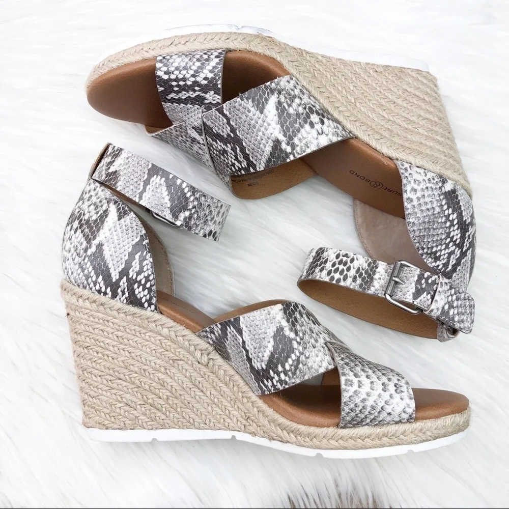 New Treasure and Bond Poppy Espadrille Wedges